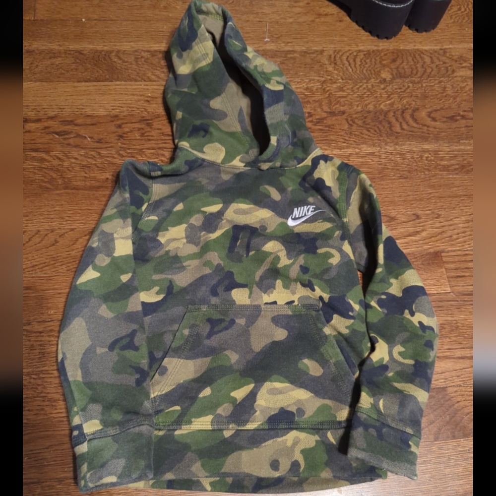 Boys Nike camo hoodie